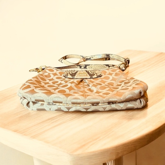 Vintage Coach Crossbody Bag – Signature Jacquard & Snakeskin Trim – 11”W x 8”H - Picture 8 of 10